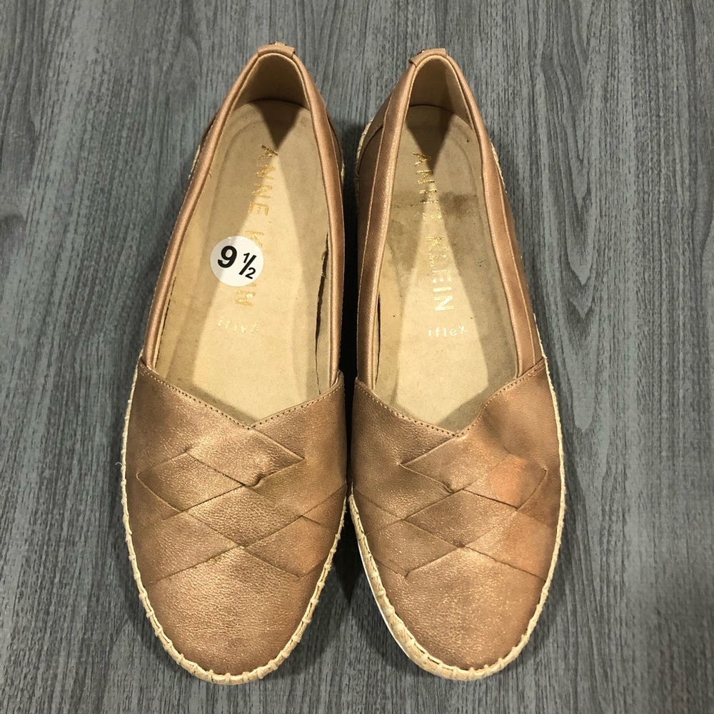 Anne Klein bronze metallic woven espadrille 9.5